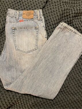 Wrangler Men’s Light Blue Relaxed Fit Jeans